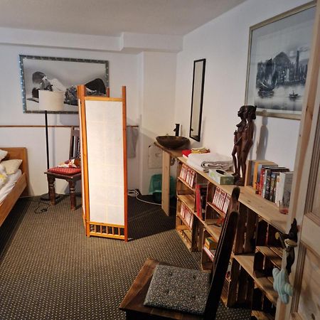 Grosses Gemuetliches Zimmer Mit Eigener Dusche Und Sauna Auf Wunsch Rheinstetten Luaran gambar